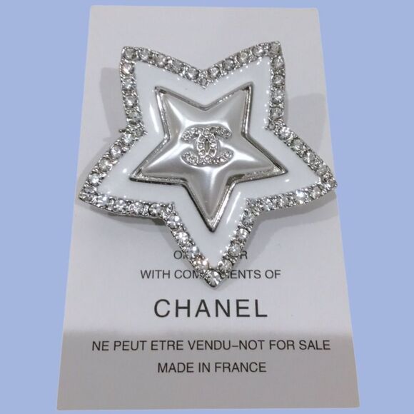 CHANEL START BROOCH COMPLIMENTS OF CHANEL GWP - Picture 2 of 3